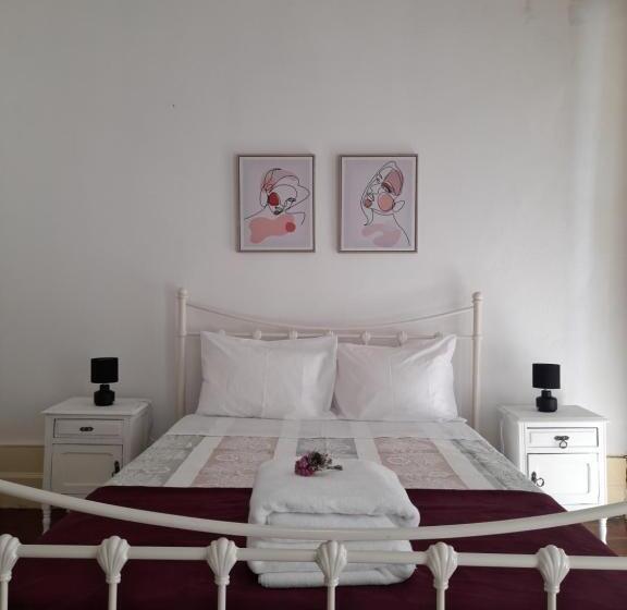 بنسيون Ninho Do Corvo