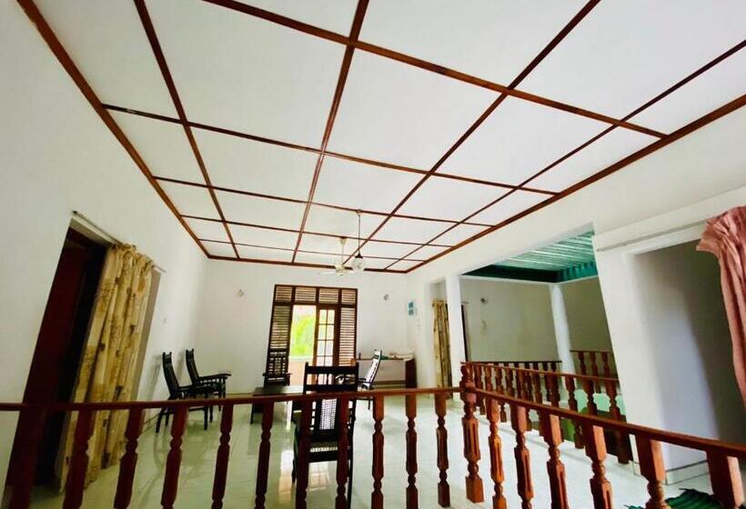 Пансион Punchi Walawwa Holiday Bungalow