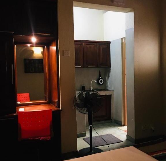 بنسيون Transit Cabin