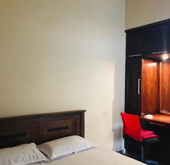 بنسيون Transit Cabin