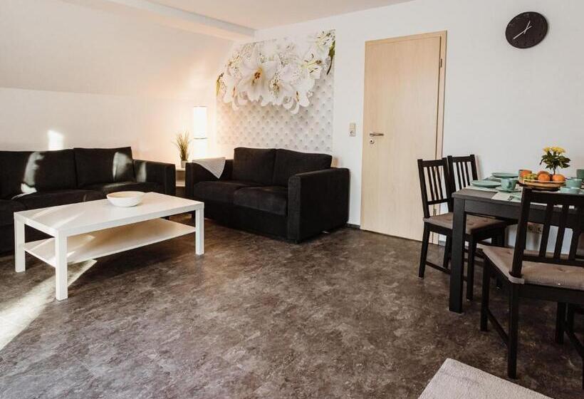 Rebentisch   Hotel Ferienwohnungen Restaurant