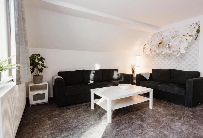 Rebentisch   Hotel Ferienwohnungen Restaurant