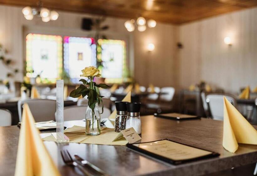 Rebentisch   Hotel Ferienwohnungen Restaurant