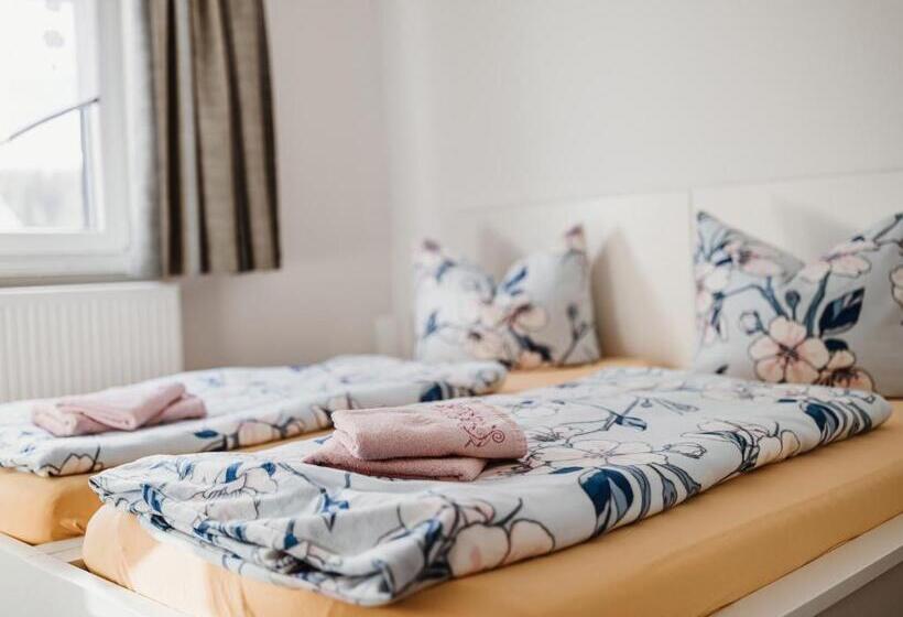 Rebentisch   Hotel Ferienwohnungen Restaurant