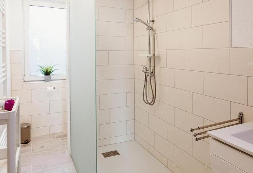 Rebentisch   Hotel Ferienwohnungen Restaurant