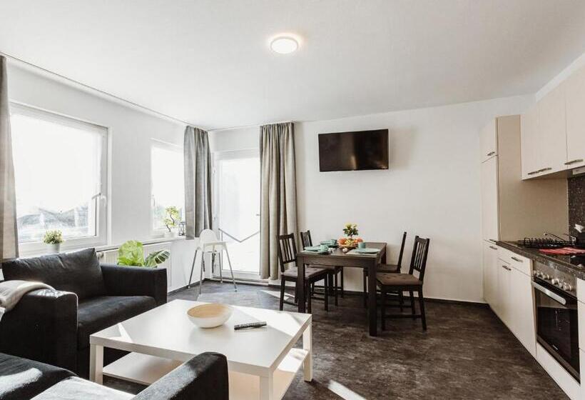 Rebentisch   Hotel Ferienwohnungen Restaurant