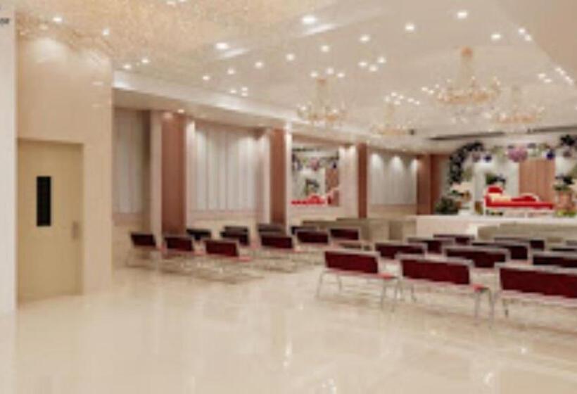 Red Orchid Hotel Kanpur