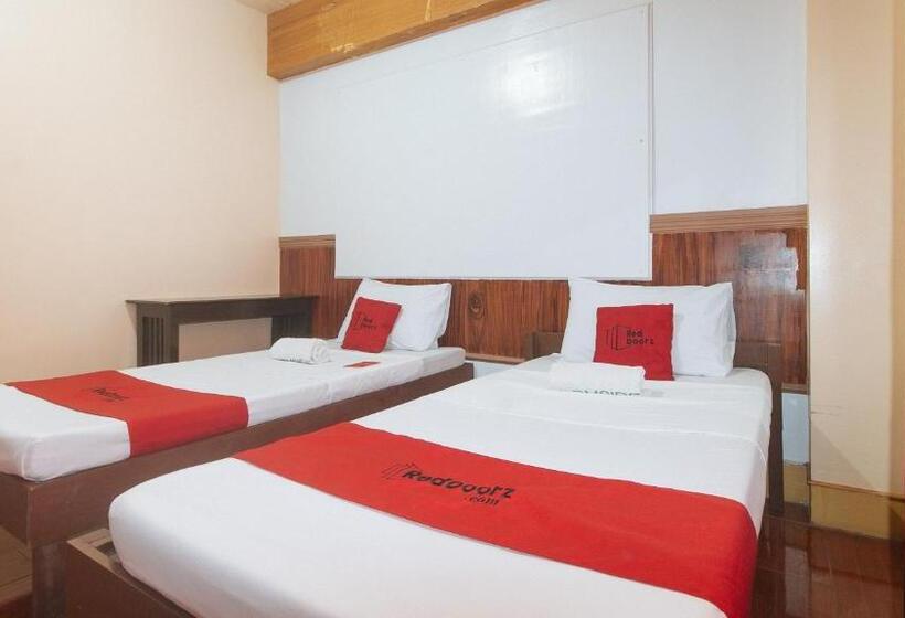 Reddoorz @ Farm Side Hotel Laoag City