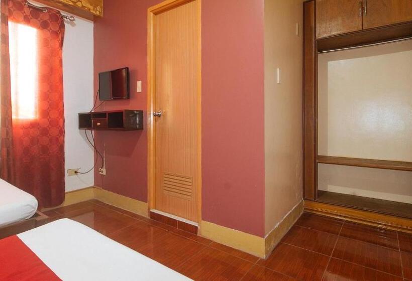 Reddoorz @ Farm Side Hotel Laoag City