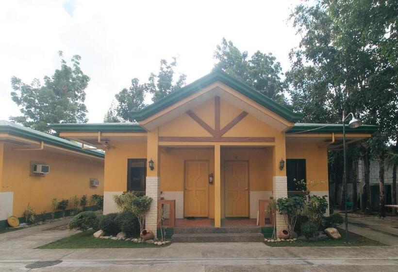 Reddoorz @ Farm Side Hotel Laoag City