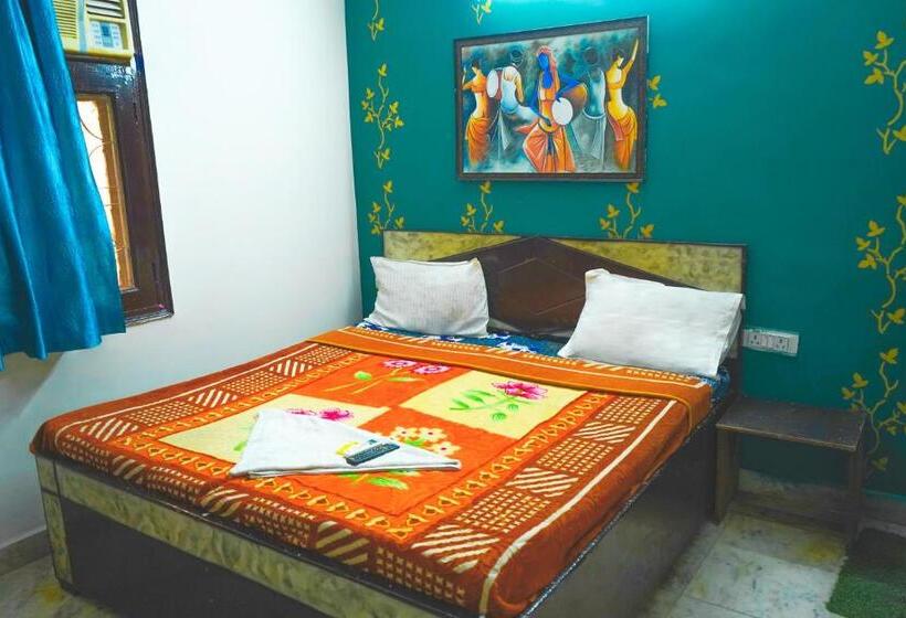 Roomshala 153 Hotel Krishnashrya