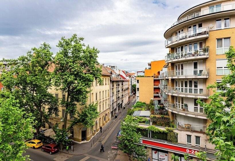 Spirit Apartments By Urbanrent