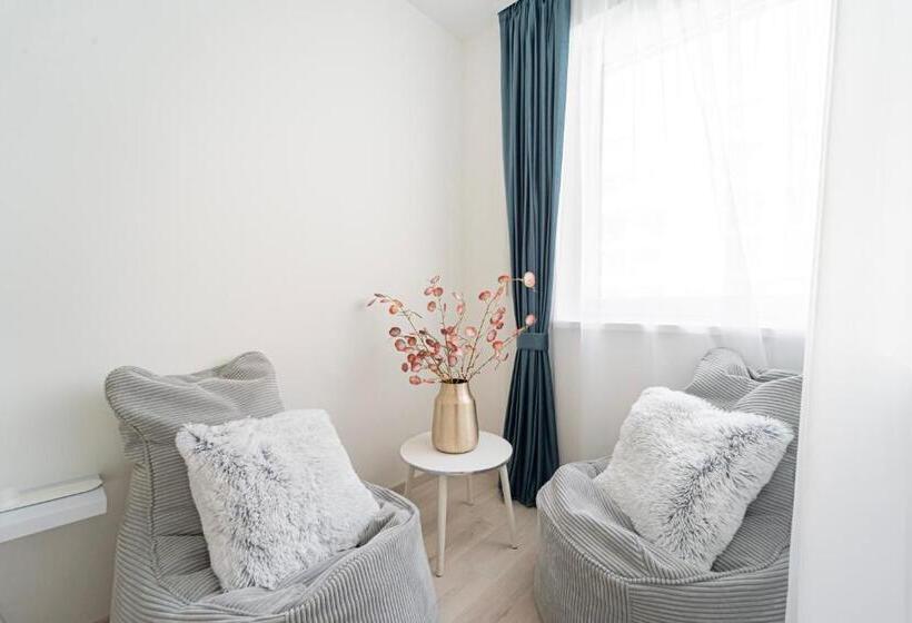 Spirit Apartments By Urbanrent