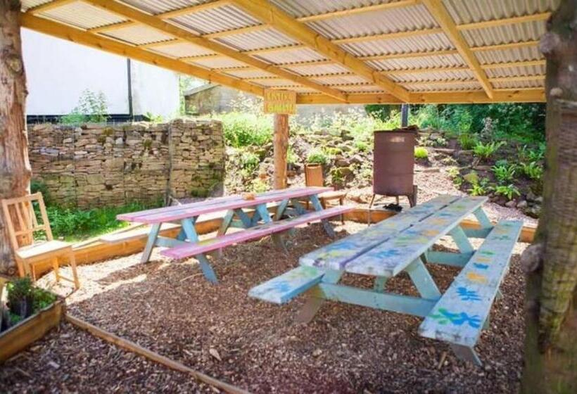 فندق صغير Camp Hillcrest Bunkhouse