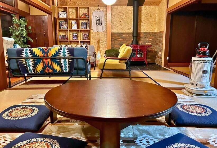 הוסטל Guest House Detarameso