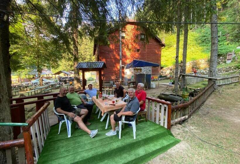 هاستل Mrestilište Vareš