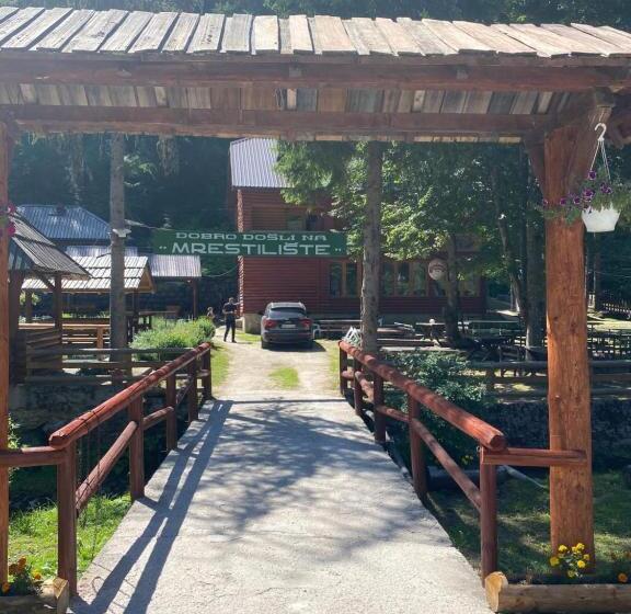 هاستل Mrestilište Vareš