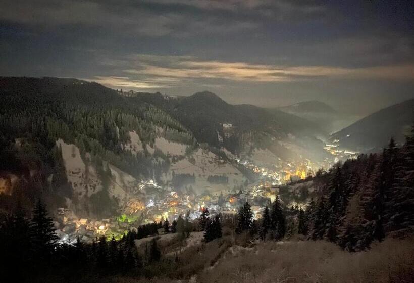 هاستل Mrestilište Vareš