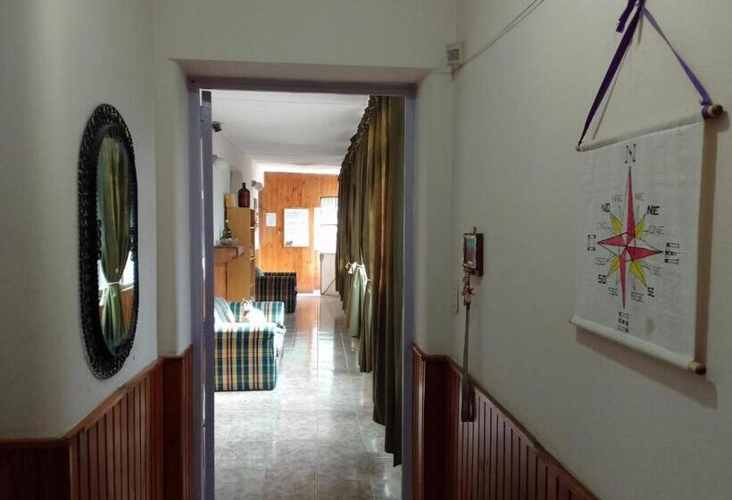 فندق صغير Rhombus Hospedaje Y Habitaciones