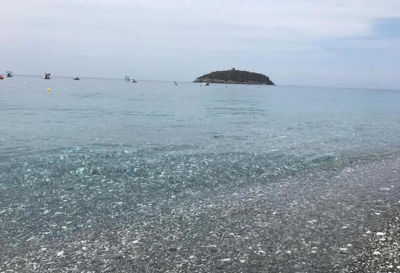 تختخواب و صبحانه Il Diamante Sul Mare