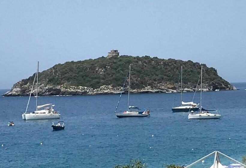 تختخواب و صبحانه Il Diamante Sul Mare