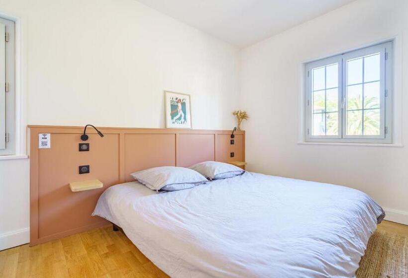 تختخواب و صبحانه La Conciergerie Biarritz