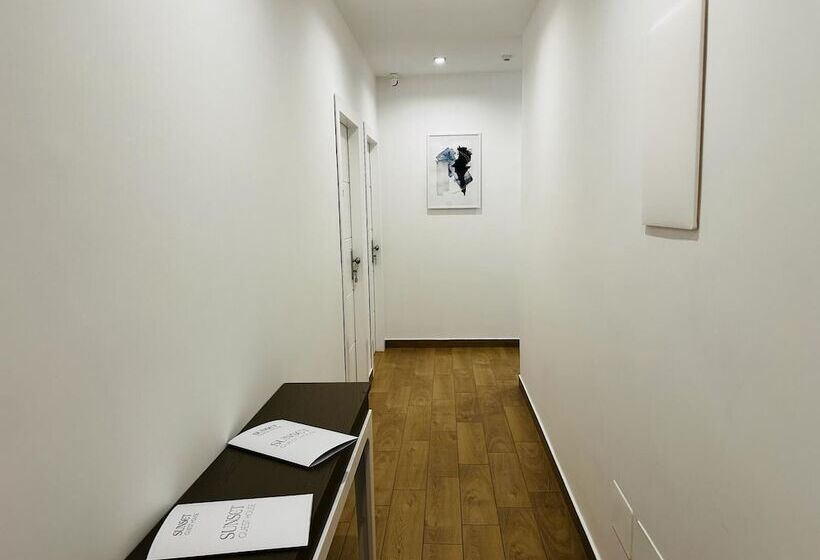 تختخواب و صبحانه Sunset Guest House