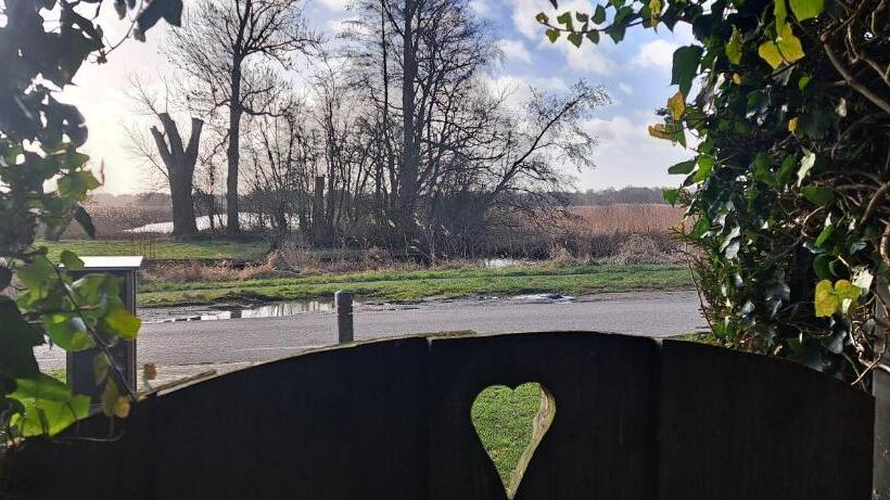 ベッドアンドブレックファースト Waterjuffer