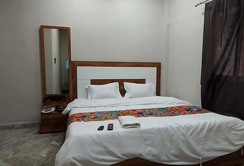 Fabhotel Shiva Grand