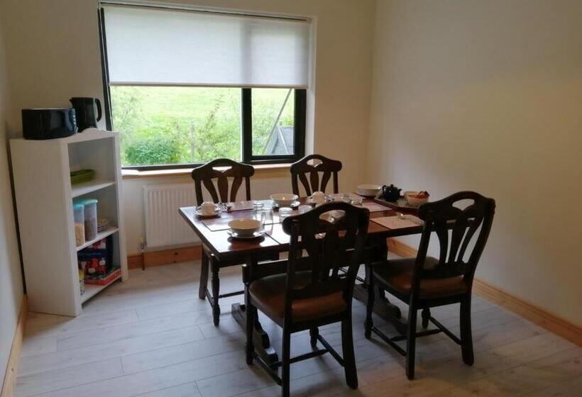 Great Lawn B&b  16km From Town Centre