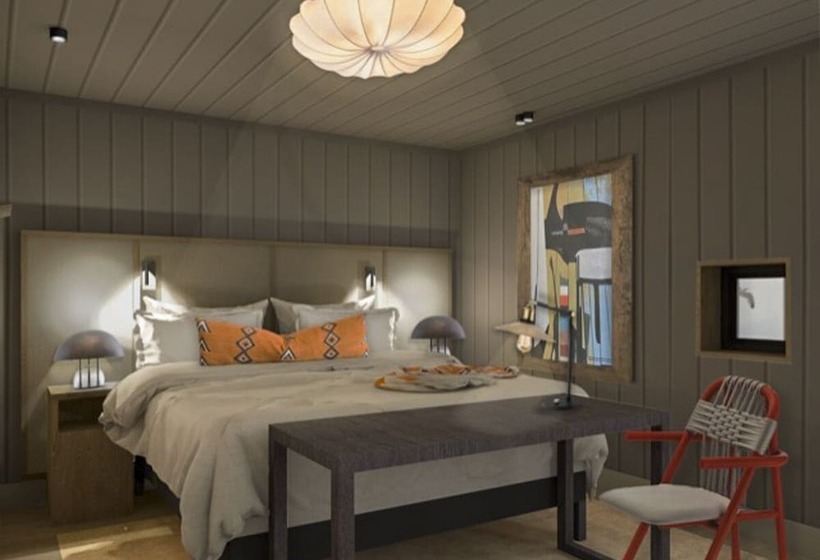 Henningsvær Bryggehotell   By Classic Norway Hotels