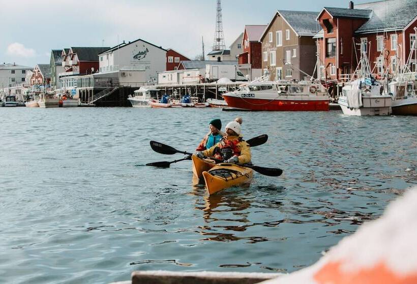 Henningsvær Bryggehotell   By Classic Norway Hotels