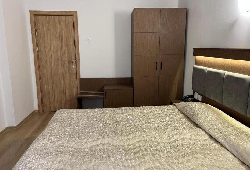 فندق почивна база орлица