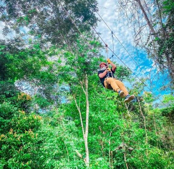 هتل Amazing Lodge Perú