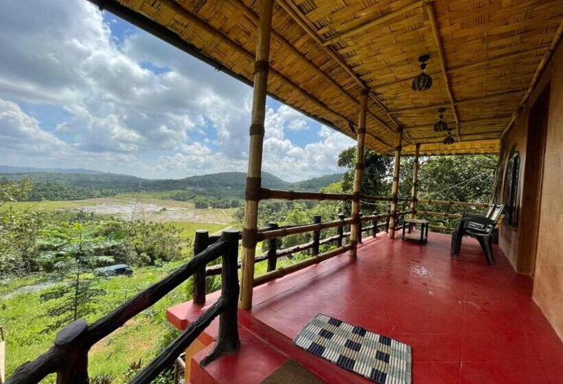 酒店 Angels Nest Home Stay 2 Acra Private Plantation Balconey Sunrice View Near Ngarhole Wild Life , Kuru