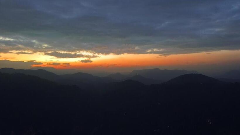 酒店 Angels Nest Home Stay 2 Acra Private Plantation Balconey Sunrice View Near Ngarhole Wild Life , Kuru