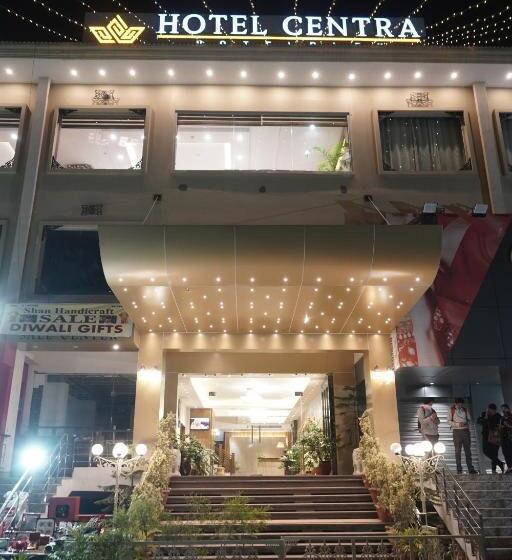 Отель Centra