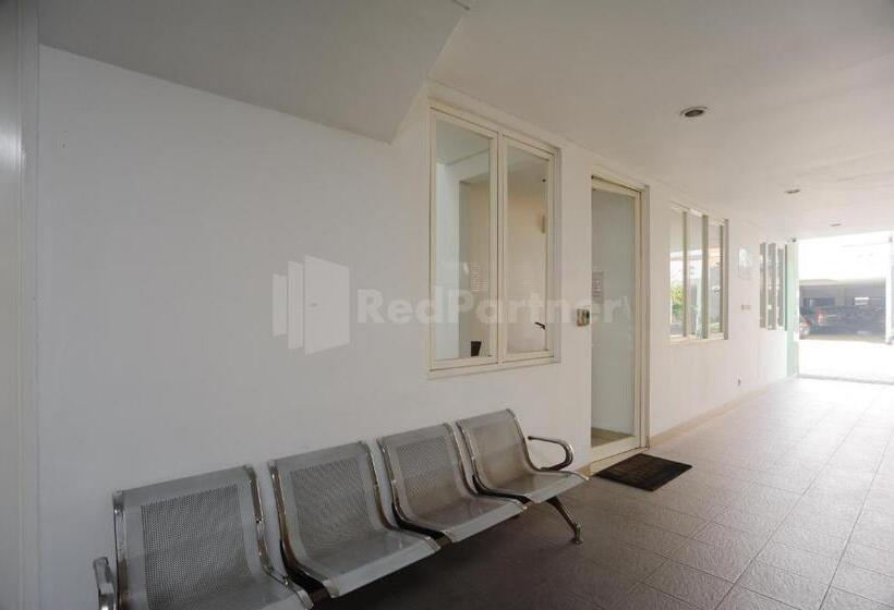 Отель Green Residence 25 Syariah Karawaci Redpartner