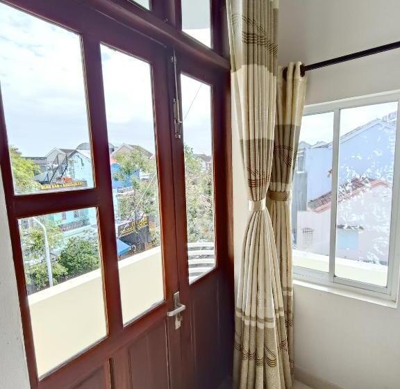 هتل Hoian Old Town Hostel