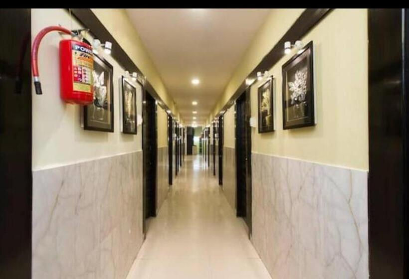 בית מלון כפרי Jai Maa In Swaraj Lodge