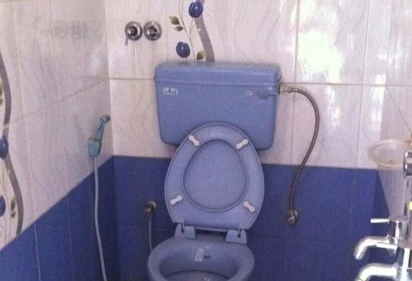 호텔 Jaya Bharathi Lodge