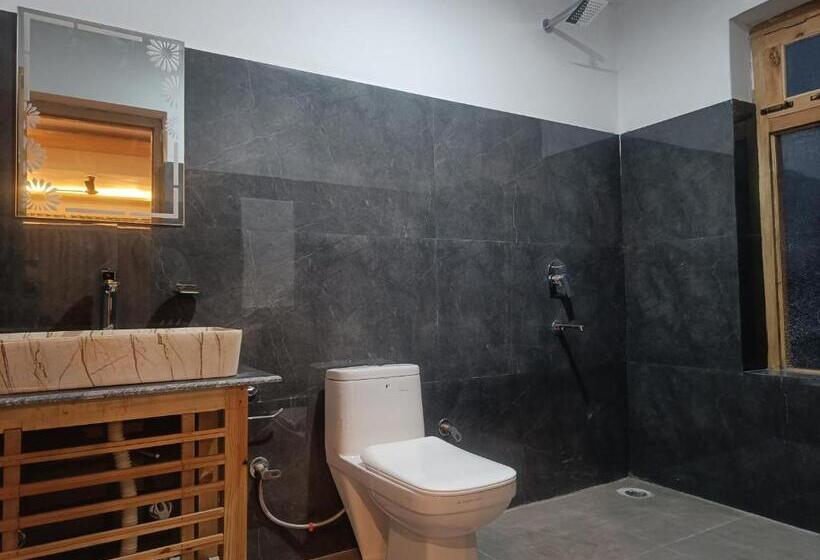 호텔 Karakoram Residency
