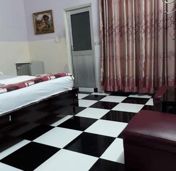 هتل Khách Sạn Hồng đào