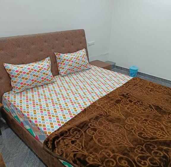 בית מלון כפרי Khushi