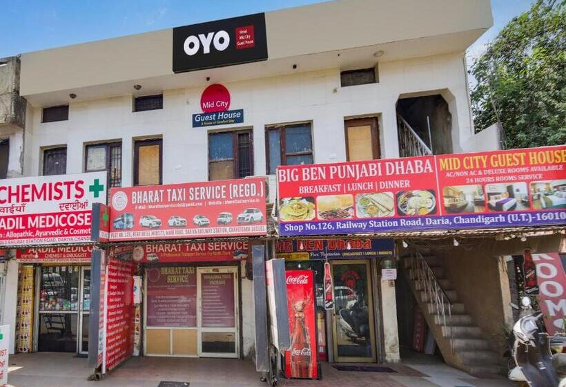 בית מלון כפרי Midcity Guest House