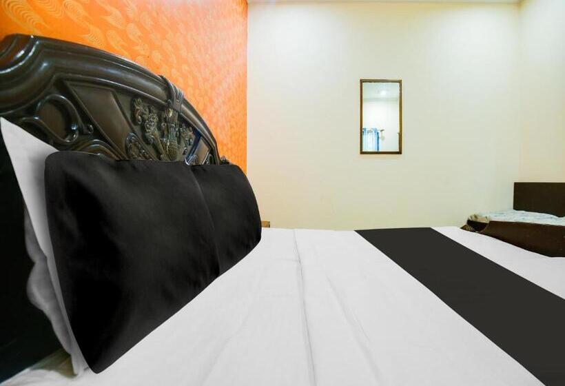 בית מלון כפרי Midcity Guest House