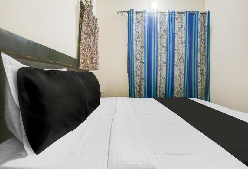 בית מלון כפרי Midcity Guest House