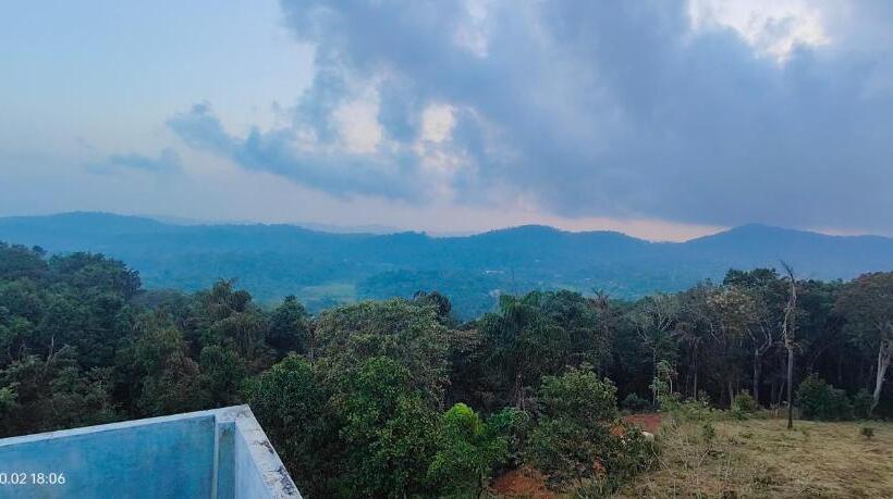 בית מלון כפרי Mountain View Villas Of Coorg