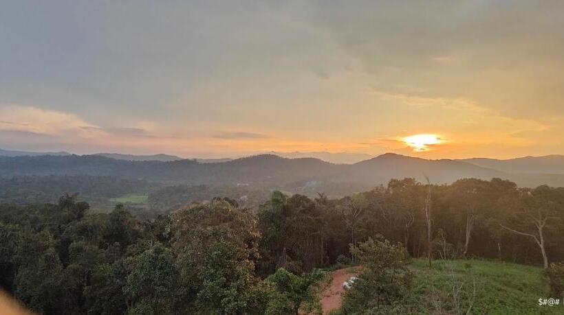 בית מלון כפרי Mountain View Villas Of Coorg