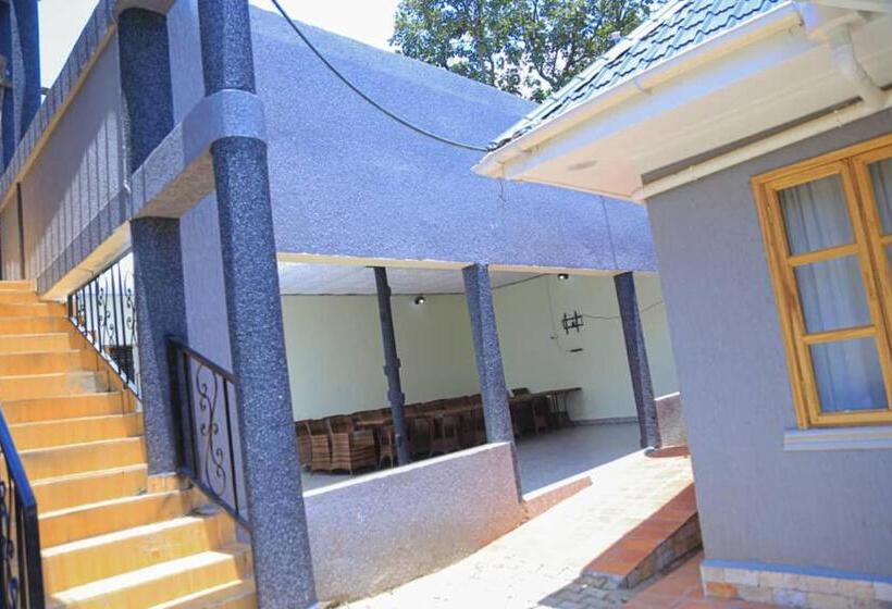 هتل Mt. Rwenzori Golf Resort & Spa